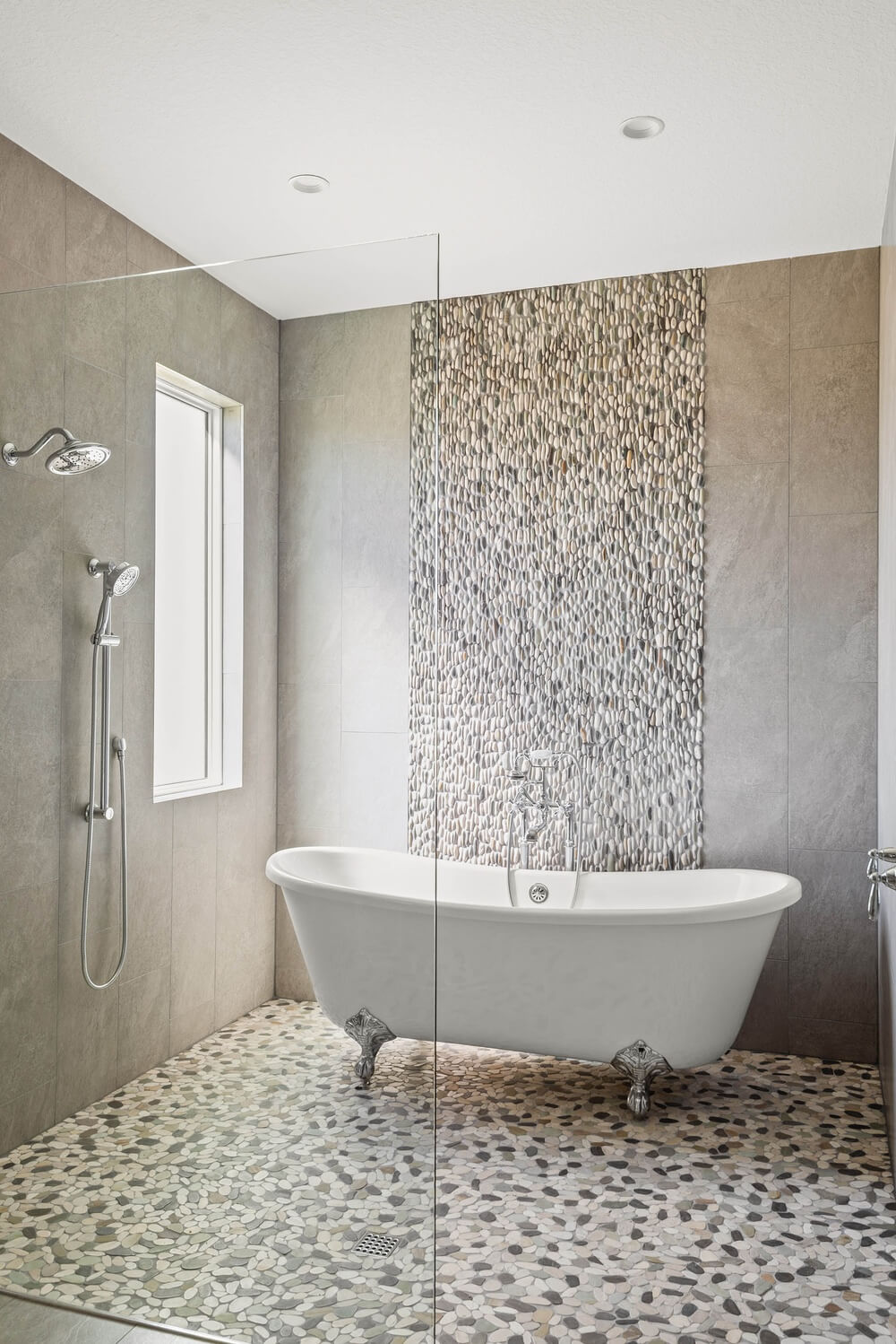 custom-home-builder-bathtub-shower-highland-homes-groveland-fl