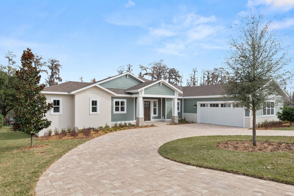 custom-home-builder-house-front-highland-homes-groveland-fl-featured