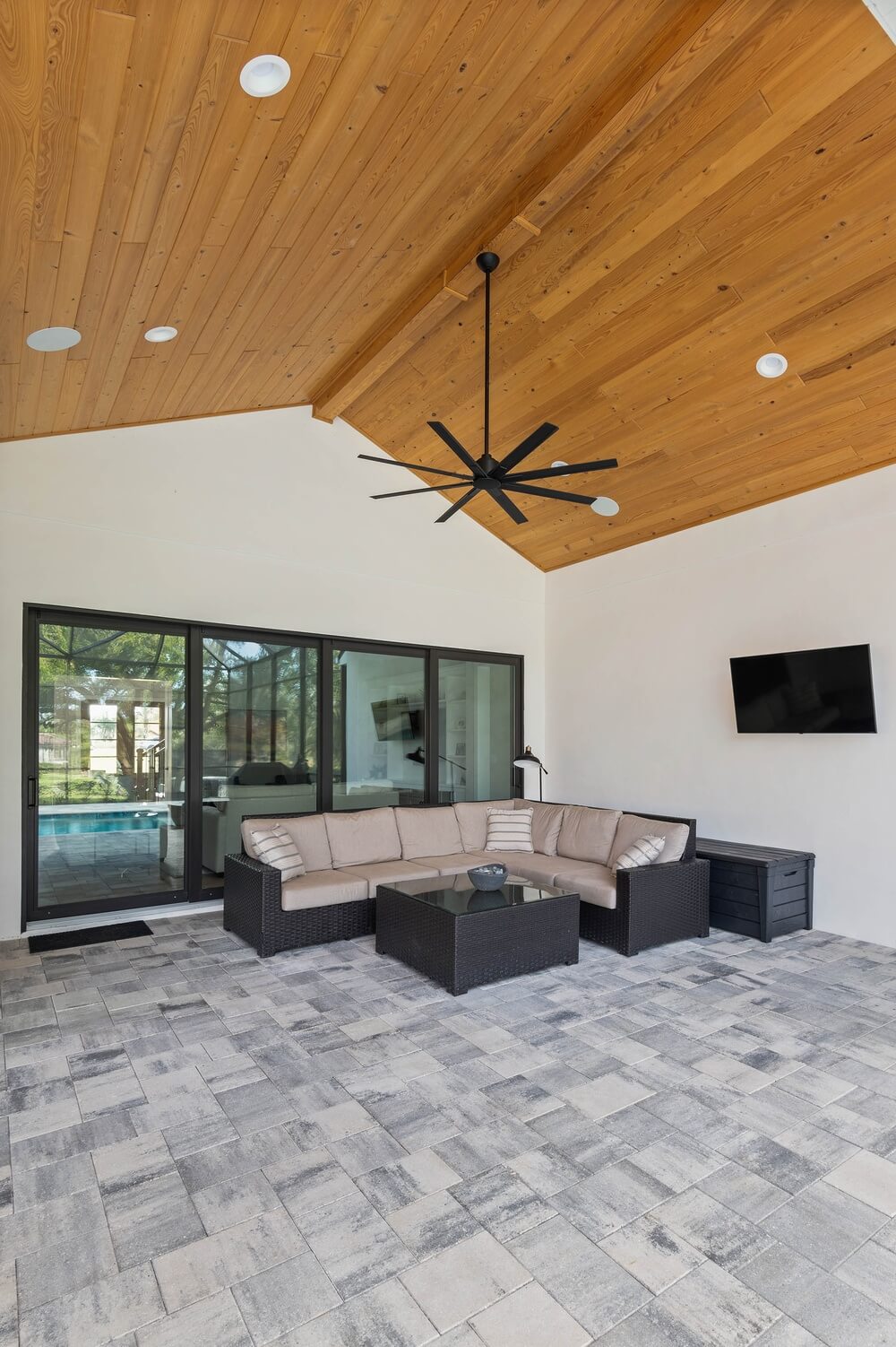 custom-home-builder-outdoor-lounge-highland-homes-eustis-fl
